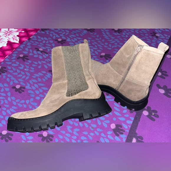 Farylrobin Tan Taupe Brown Chelsea Lug Boots from Anthropologie Size 41 FARYL - Picture 4 of 9
